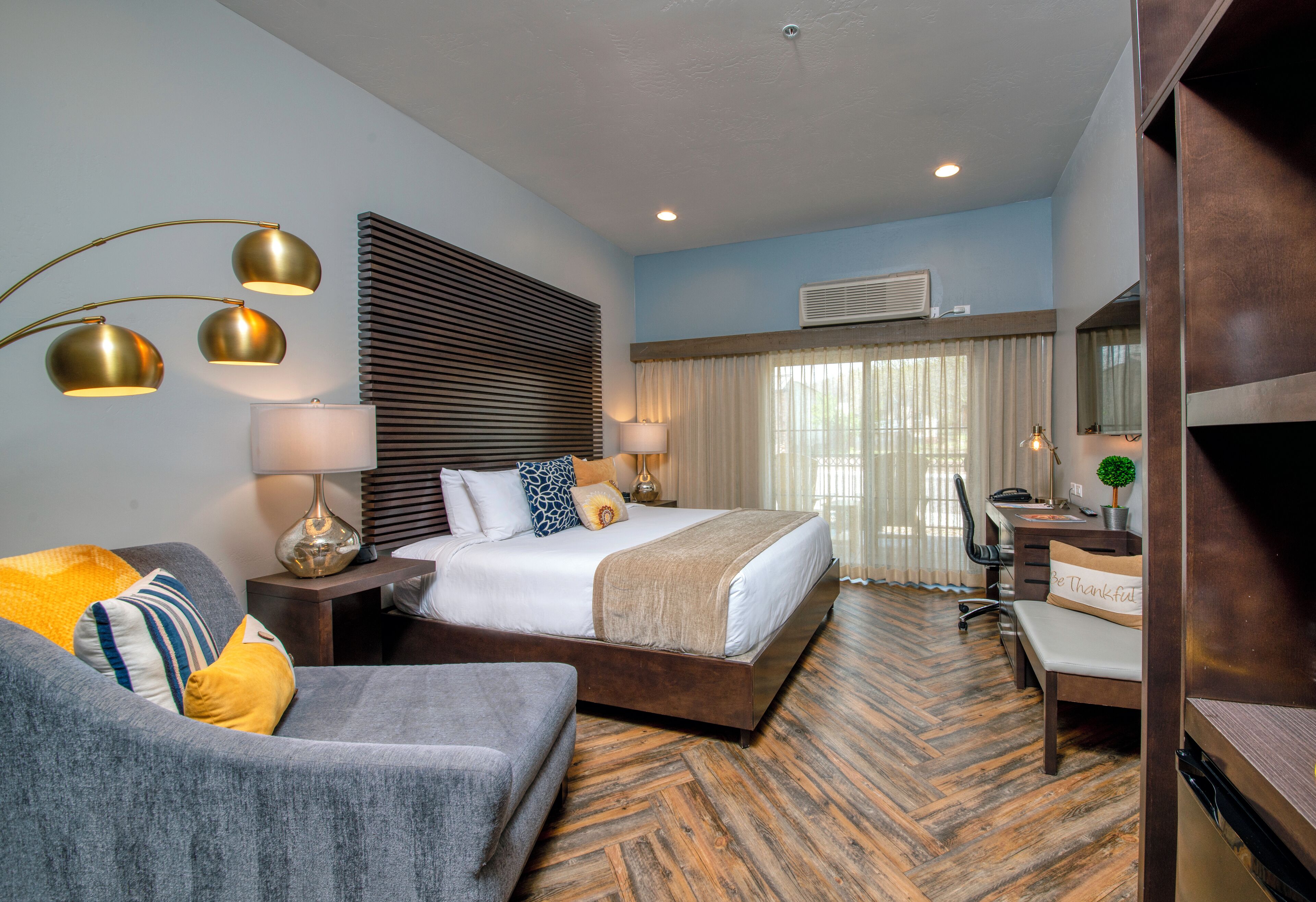 deluxe room, 1 king bed | premium bedding, desk, iron/ironing board, wifi