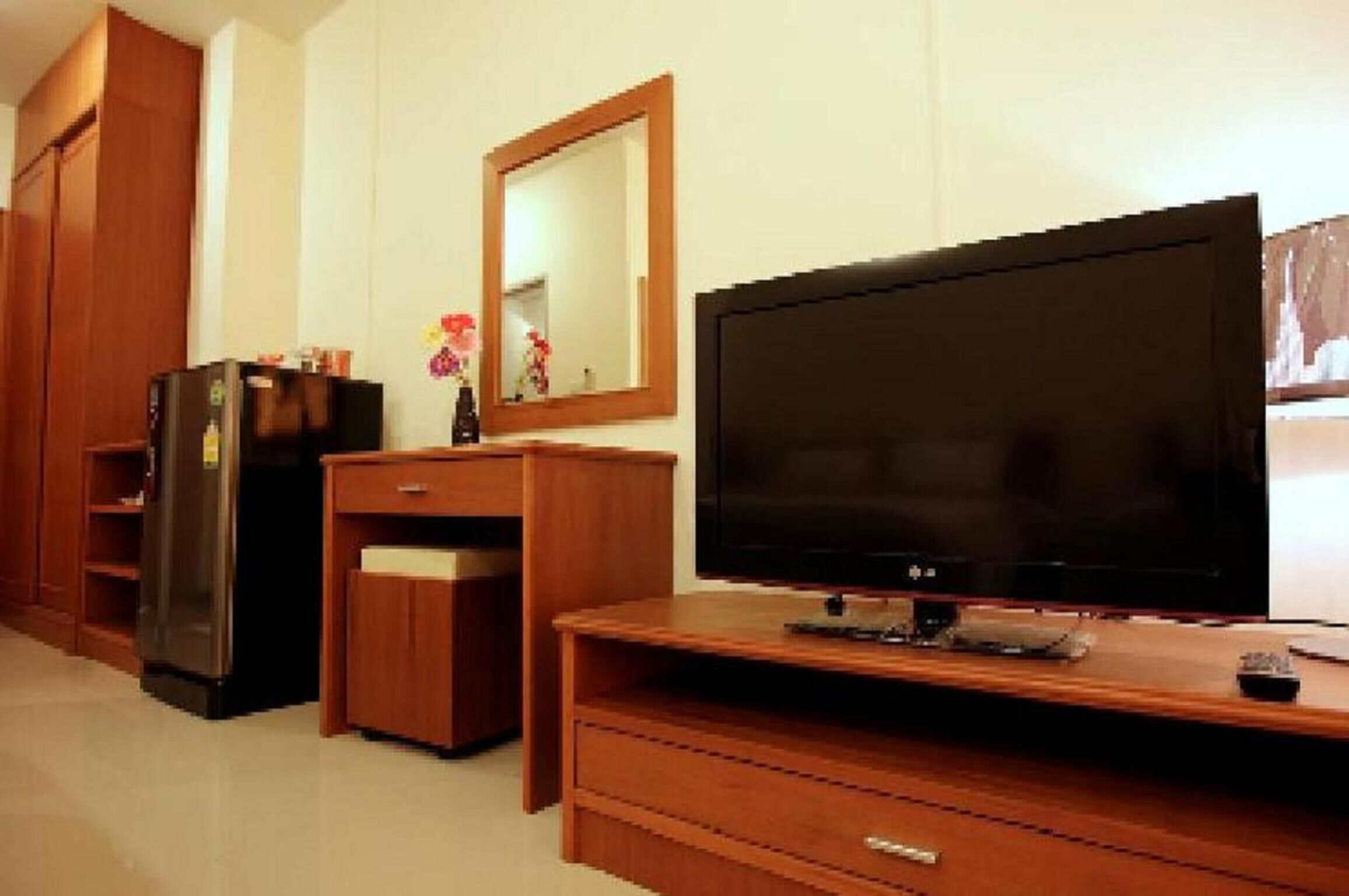 in-room safe, blackout curtains, free wifi, bed sheets