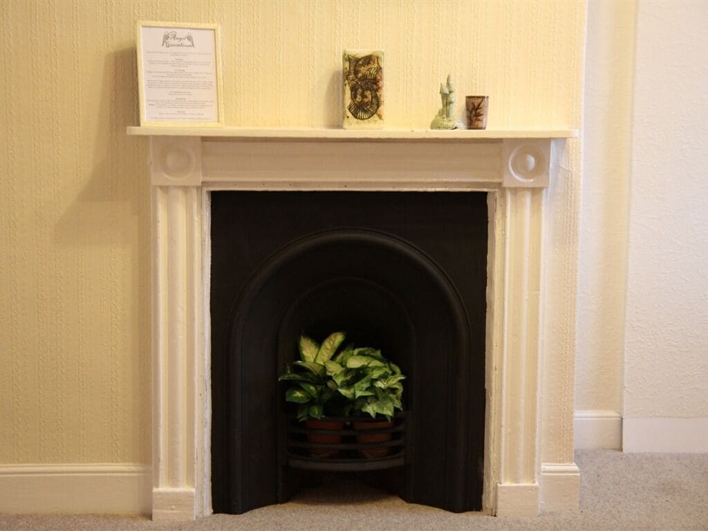 Habitación doble, baño en la habitación ((Four poster bed))