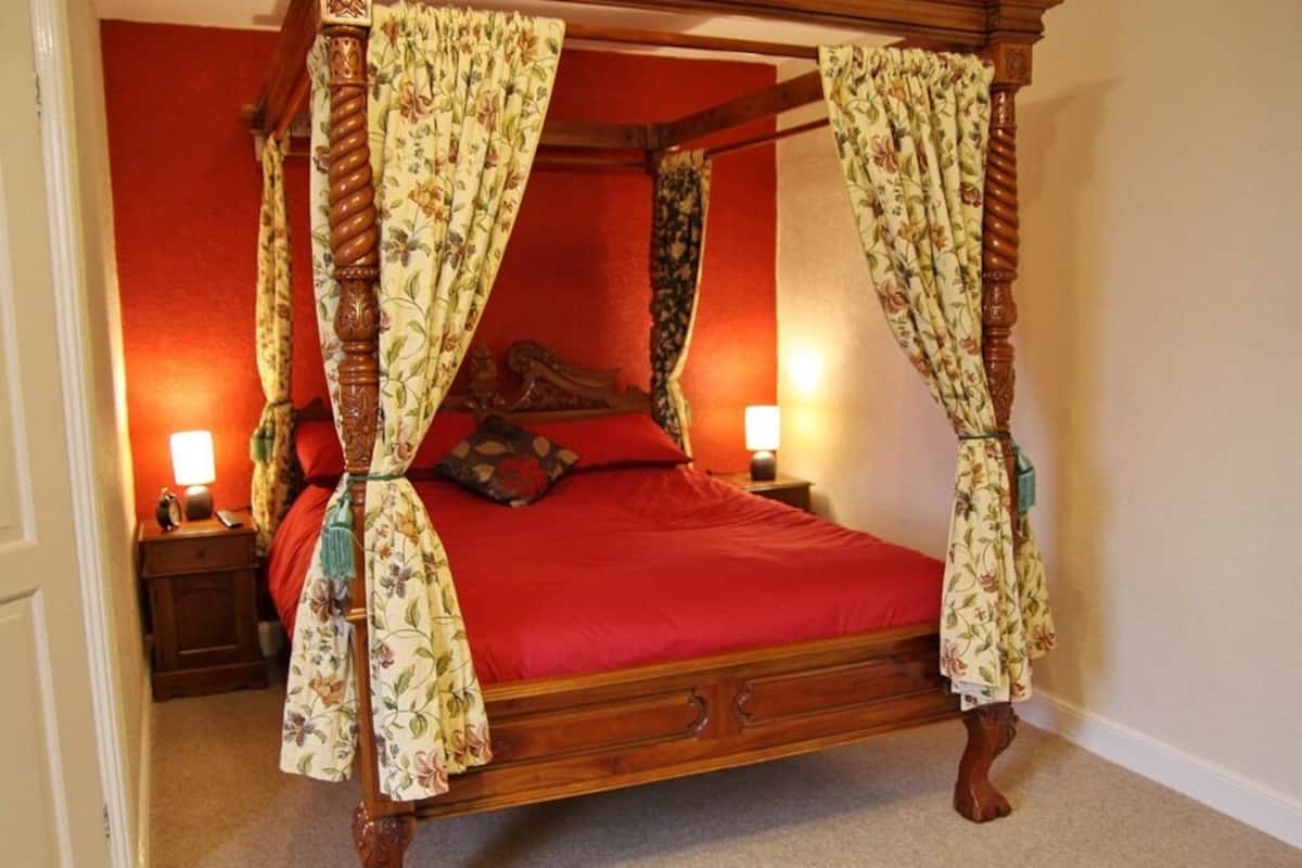 Camera doppia, bagno in camera ((Four poster bed)) | 1 camera