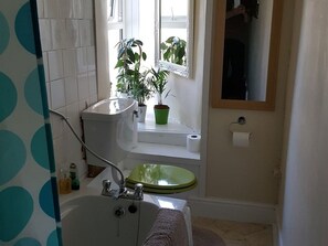 Bathroom - Angel Guest House (Tiverton)