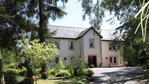 Unclassified image, 4 of 32, button - Arden Country House (Linlithgow)