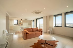 Standard Apartment, 2 Queen Beds, Non Smoking, Kitchen