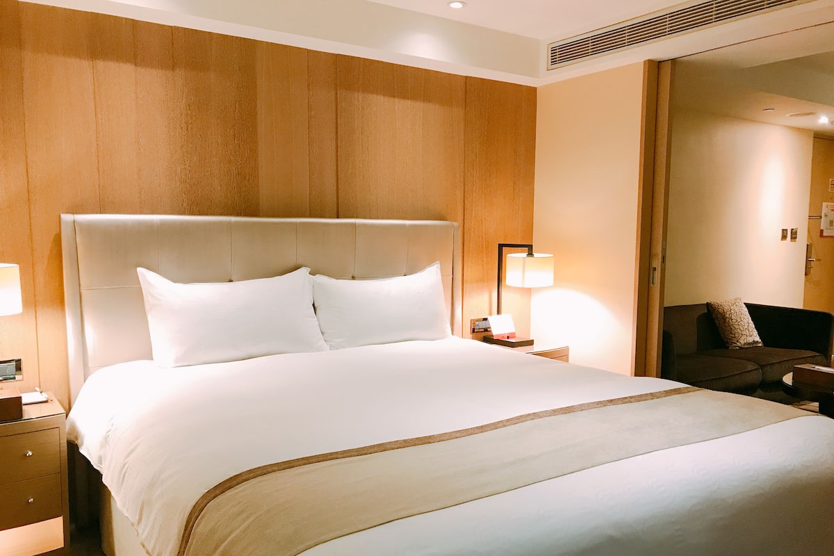 Deluxe Suite King Room