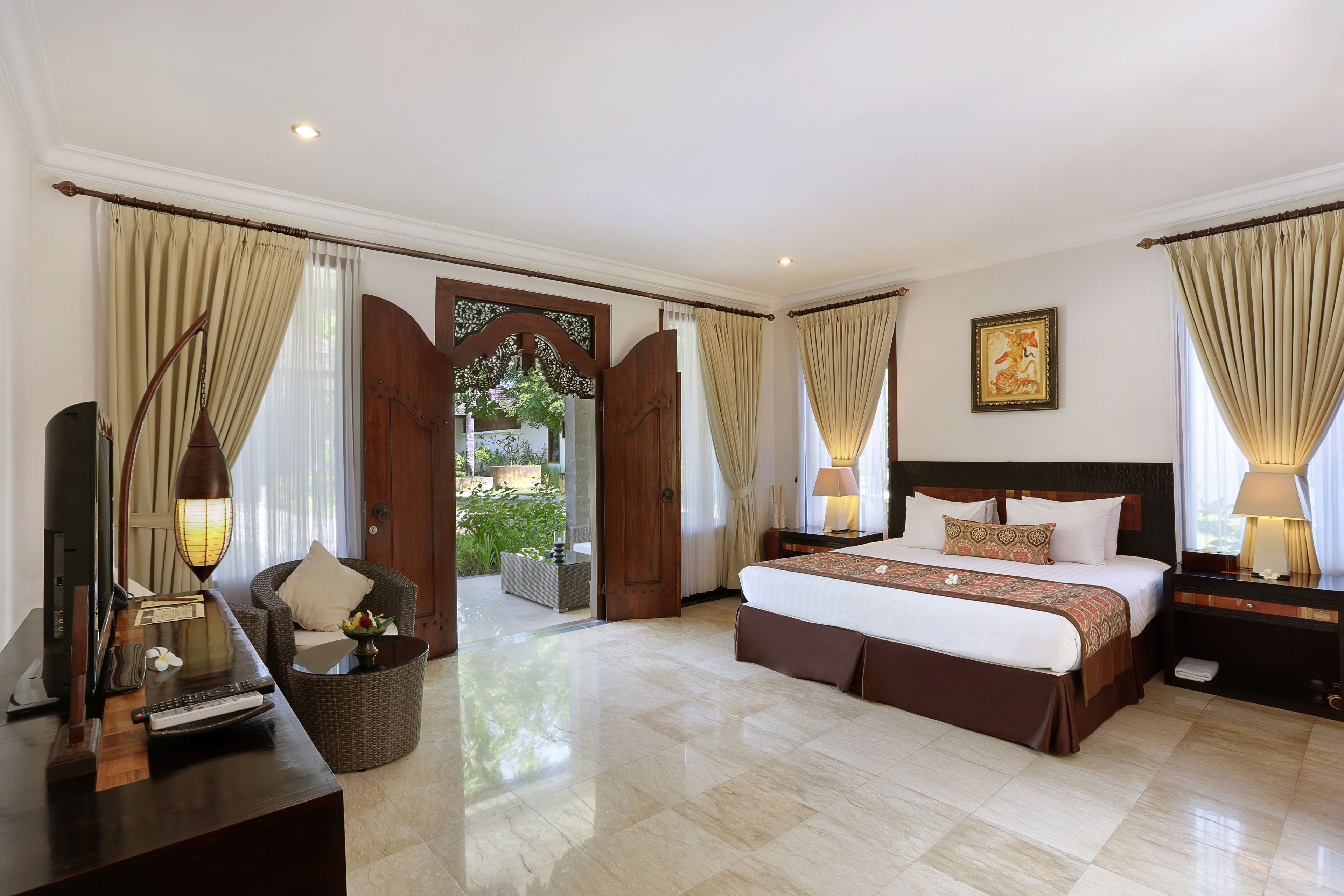 Frigobar, cofres nos quartos, individualmente decorados, escrivaninha