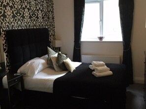 Double Room, Ensuite - Castle Gate Guest House (Alnwick)