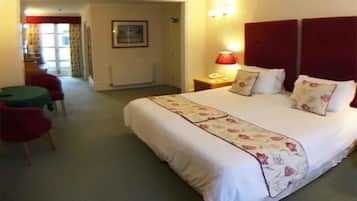 Victoria, 1 Super King Bed or Twin, Ground Floor | Individually decorated, individually furnished, iron/ironing board