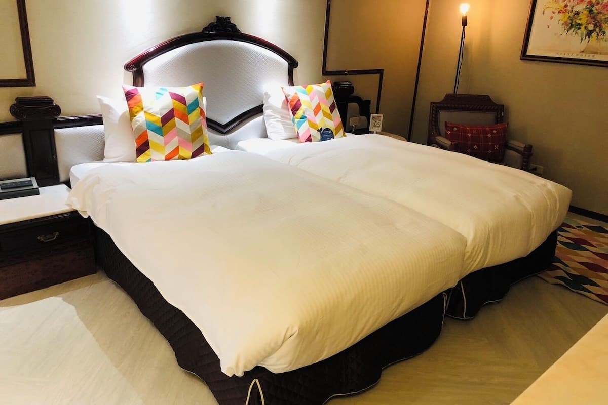 Zweibettzimmer, 2 Einzelbetten (Non cancellable ) | Kostenloses WLAN, Bettwäsche