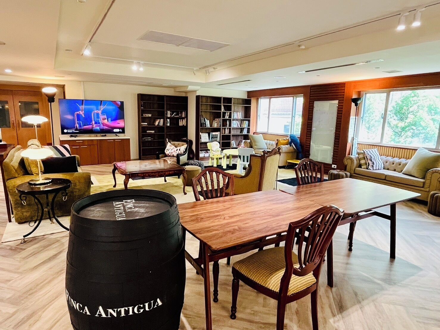 fridge, electric kettle