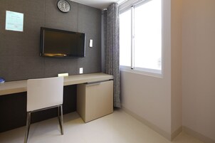 Habitación doble superior | Caja fuerte, escritorio, cortinas opacas y wifi gratis