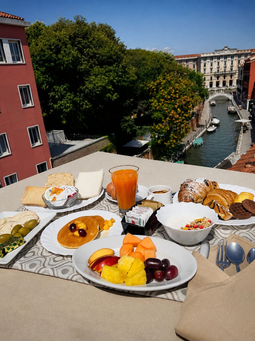 Daily continental breakfast for a fee