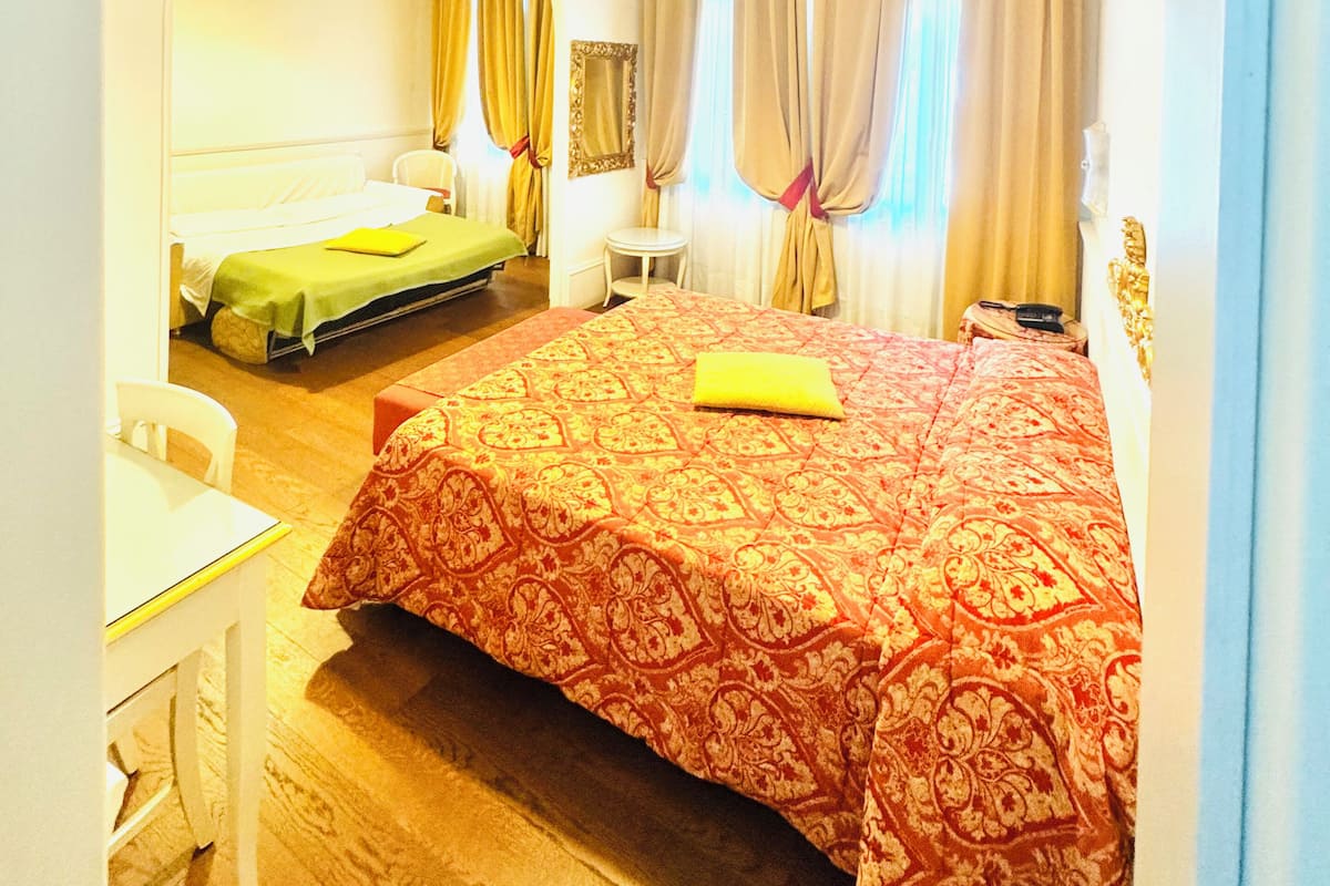 1 bedroom, premium bedding, down comforters, in-room safe