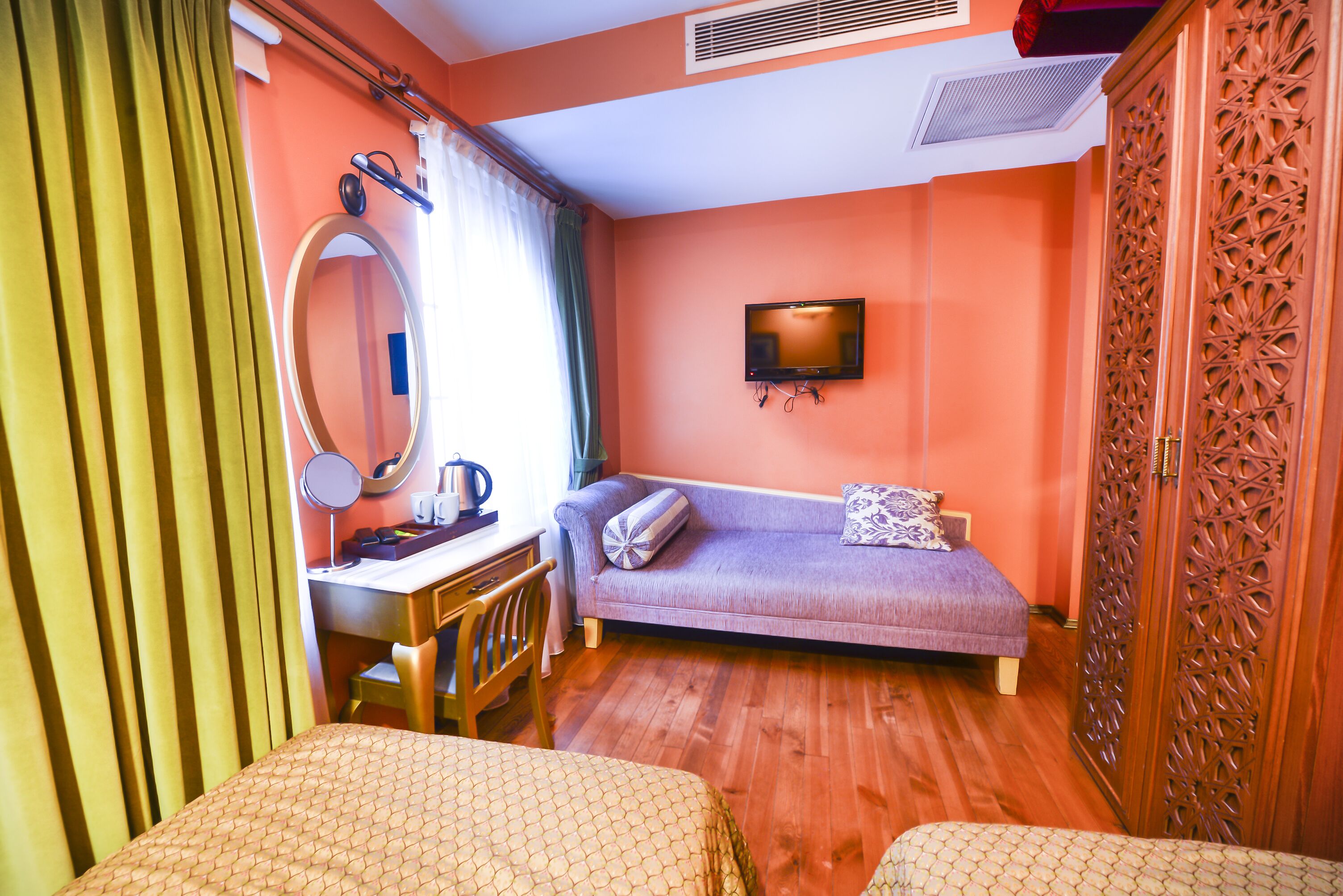 1 bedroom, in-room safe, individually decorated, individually furnished