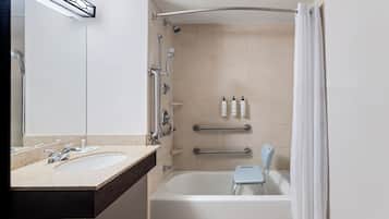 Produtos de toalete grátis, secador de cabelo, toalhas de banho