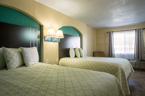 Pinn Road Inn and Suites