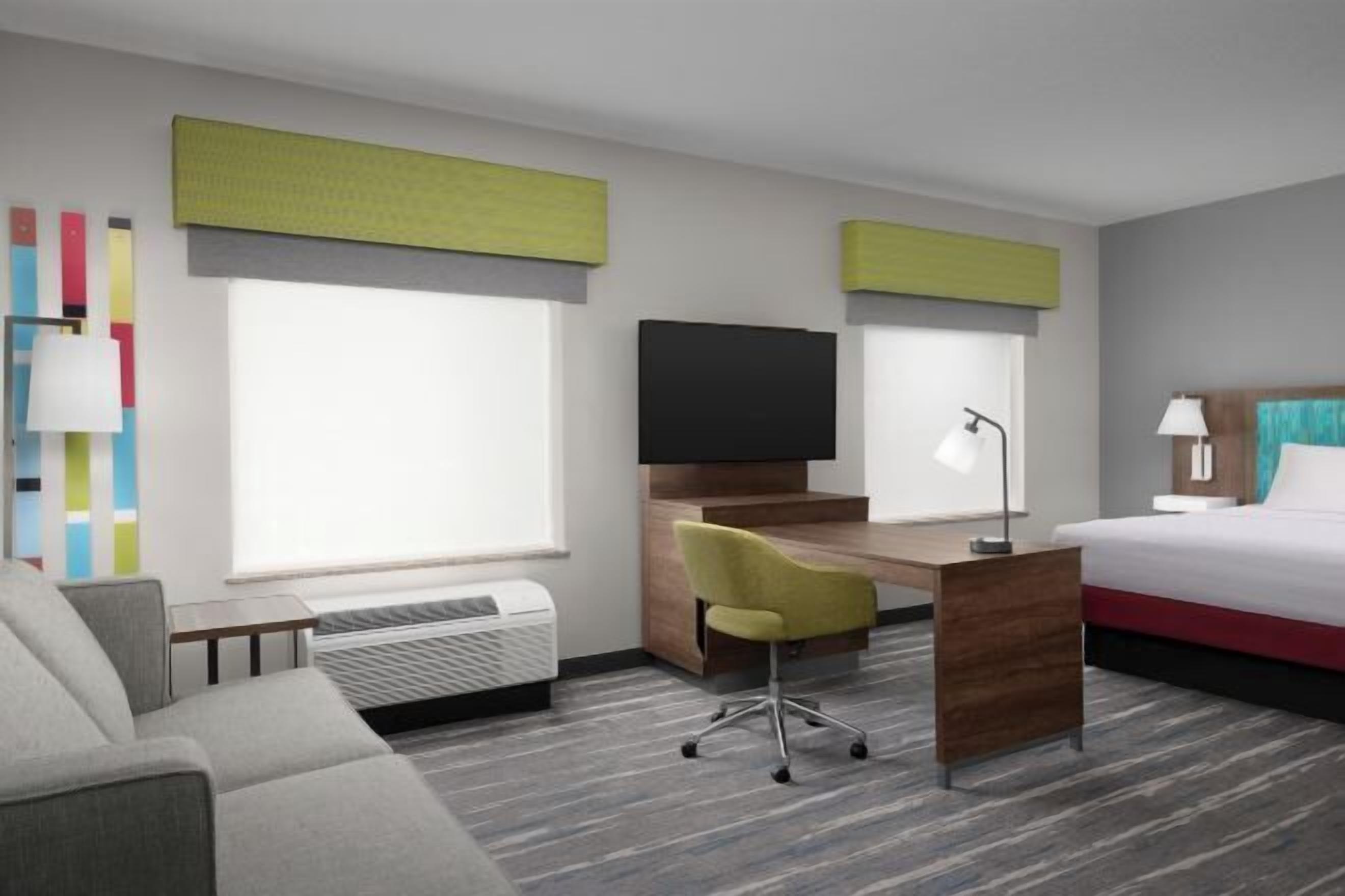 Literie de qualité supérieure, bureau, rideaux occultants