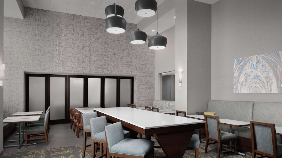 Hampton Inn & Suites Durham/North I-85