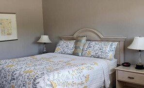 Quarto | Escrivaninha, Wi-Fi de cortesia, roupa de cama