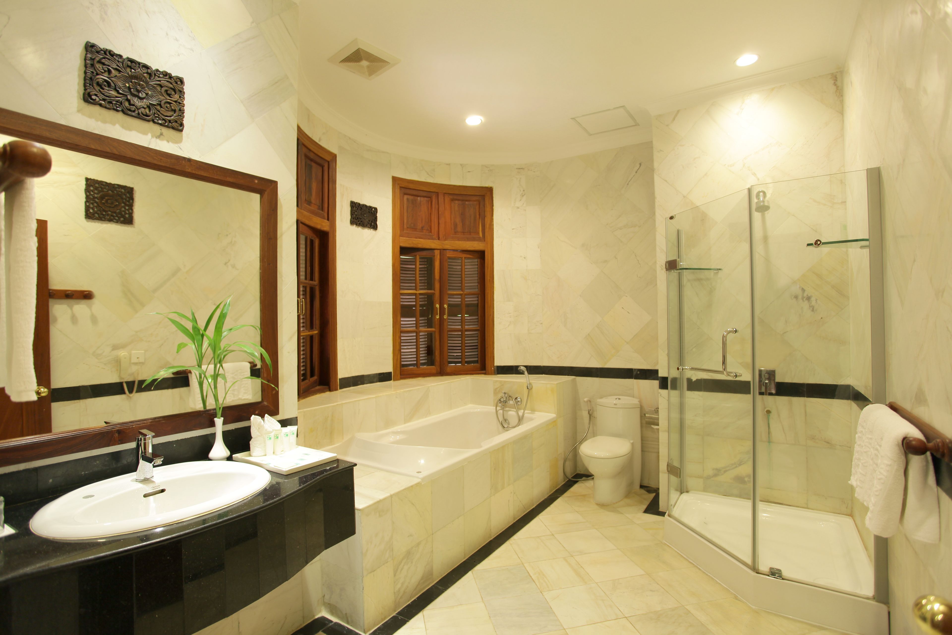private villa 2-bedroom with half board | bathroom | combined shower/bathtub, deep-soaking bathtub, designer toiletries