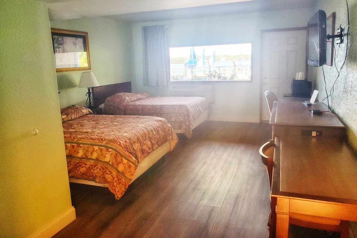 Standard Room, 2 Double Beds | Free WiFi, bed sheets