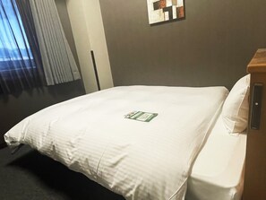 Desk, free WiFi, bed sheets - Hotel Route-Inn Omaezaki (Omaezaki)