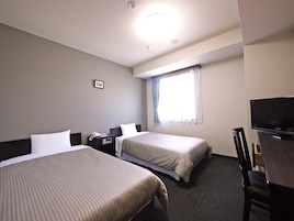 办公桌、免费 WiFi、床单