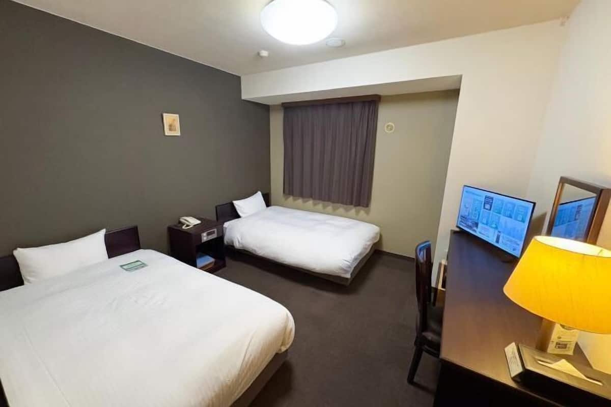 Desk, WiFi (free), bed sheets