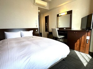Desk, free WiFi, bed sheets - Hotel Route Inn Yaizu Inter (Yaizu)
