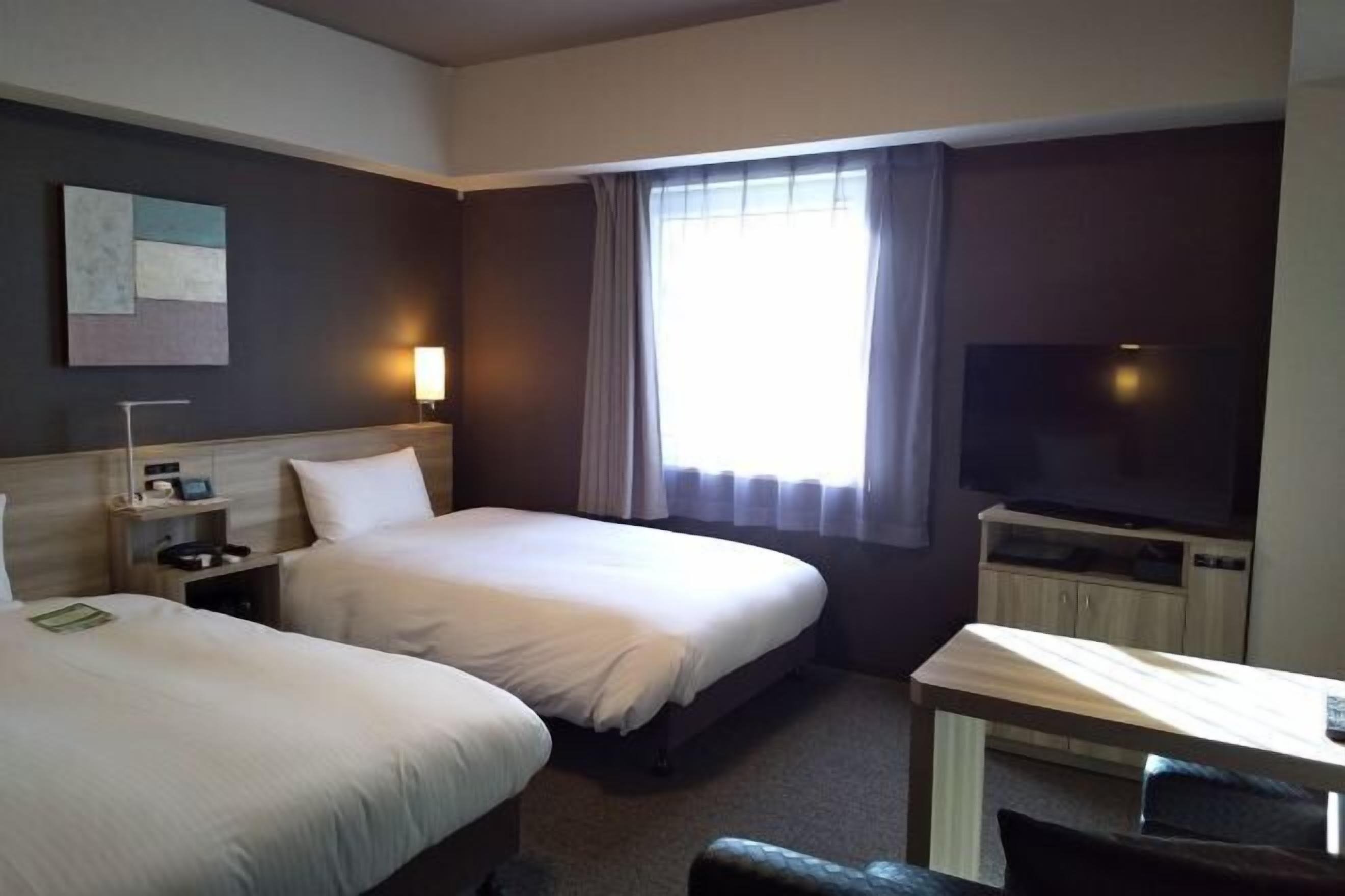 واي فاي مجانًا وملاءات أسرّة