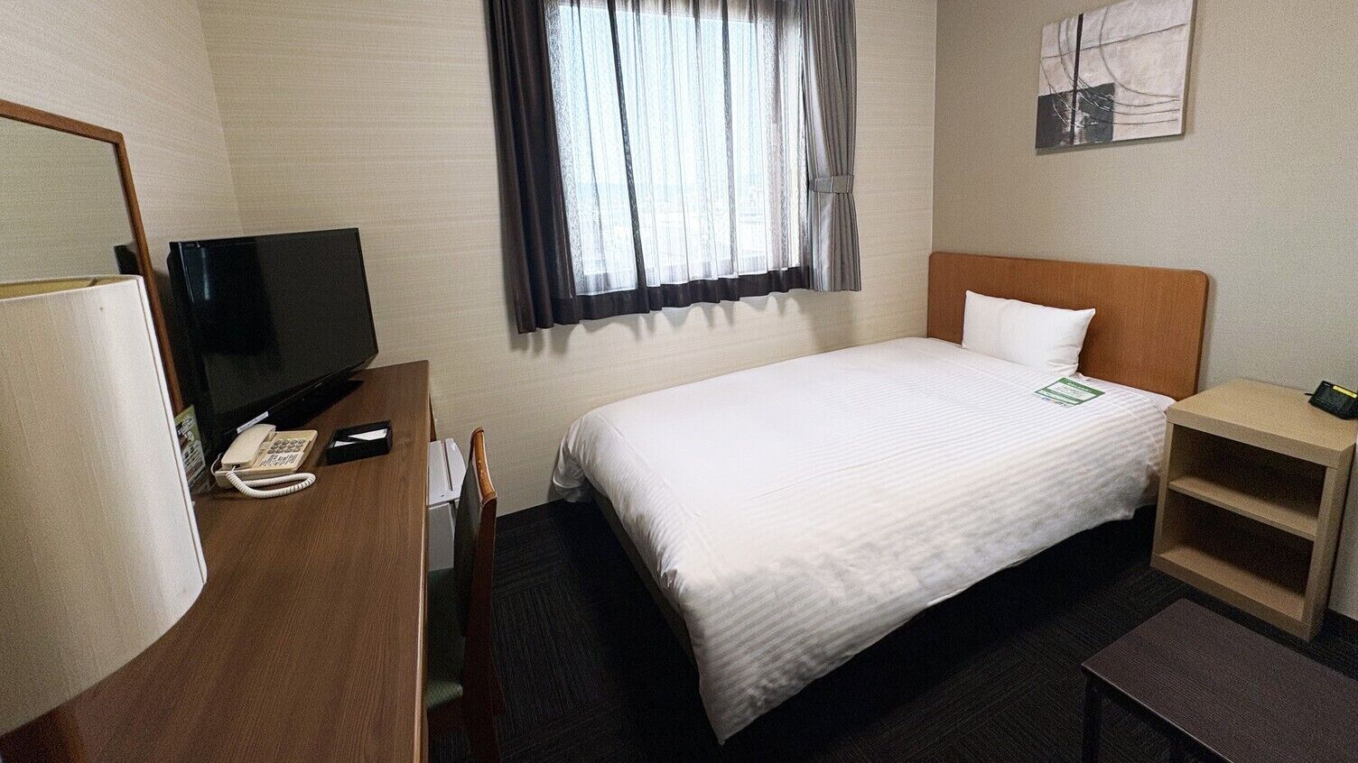 Free WiFi, bed sheets