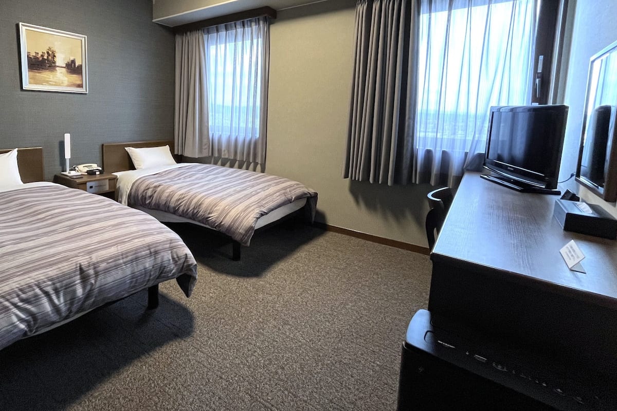 Desk, free WiFi, bed sheets