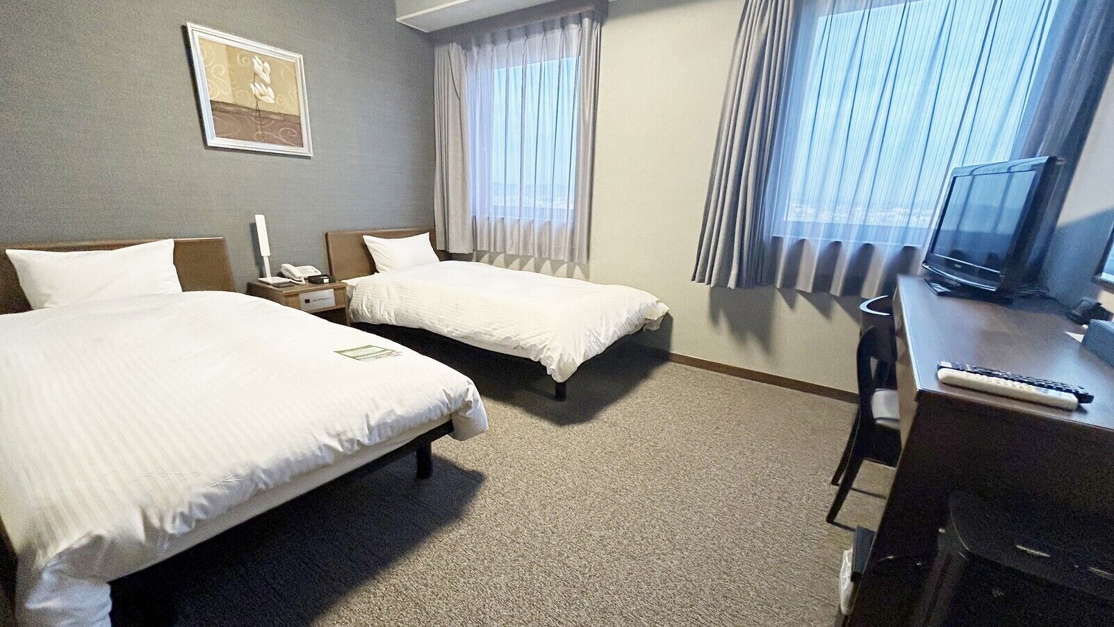 Escrivaninha, Wi-Fi de cortesia, roupa de cama