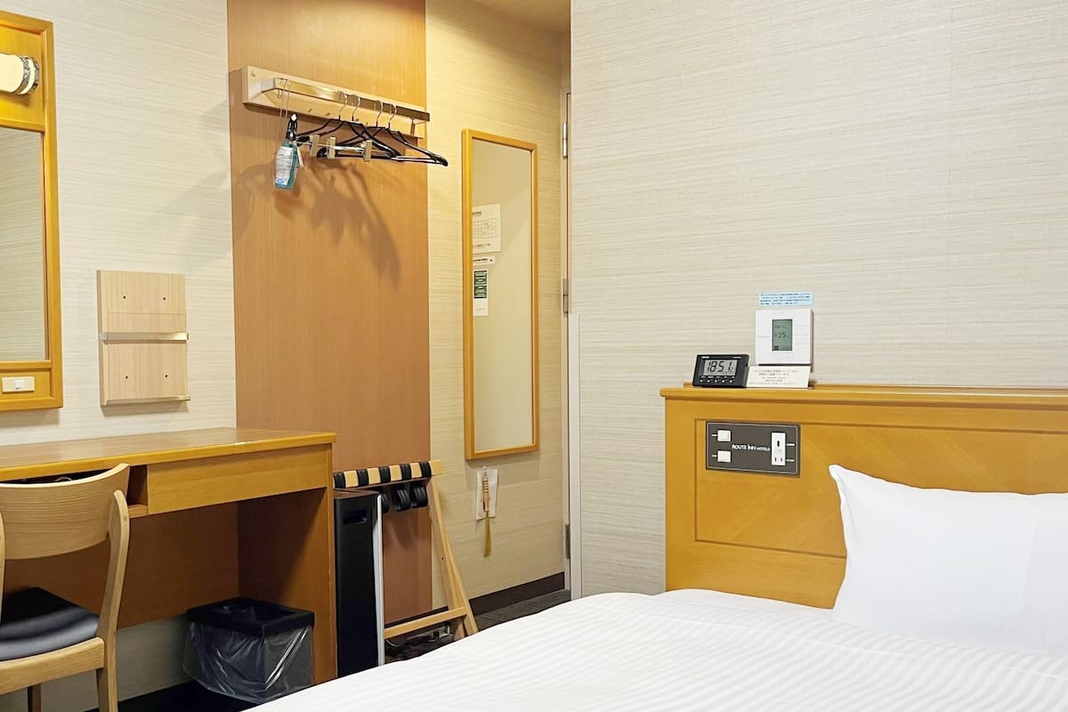 Bureau, Wi-Fi gratuit, draps fournis