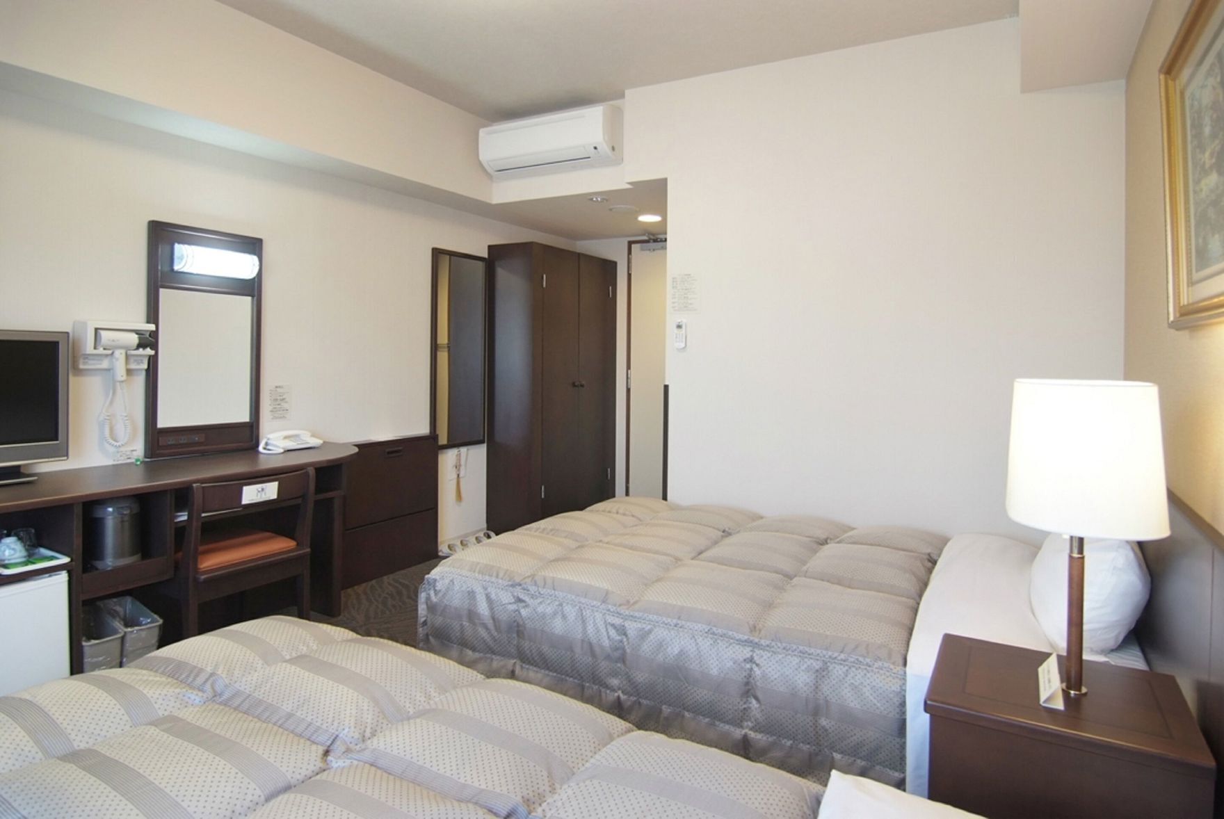 Desk, free WiFi, bed sheets
