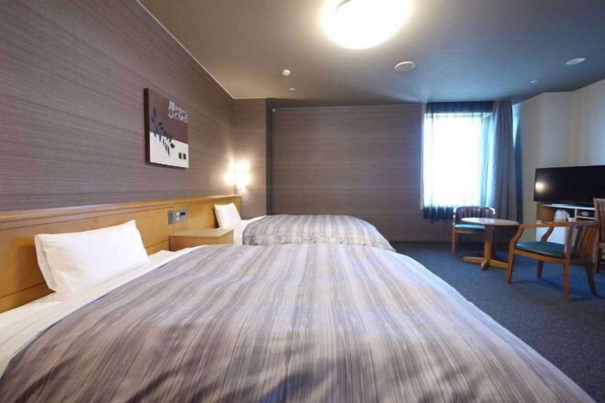 1 bedroom, desk, free WiFi, bed sheets