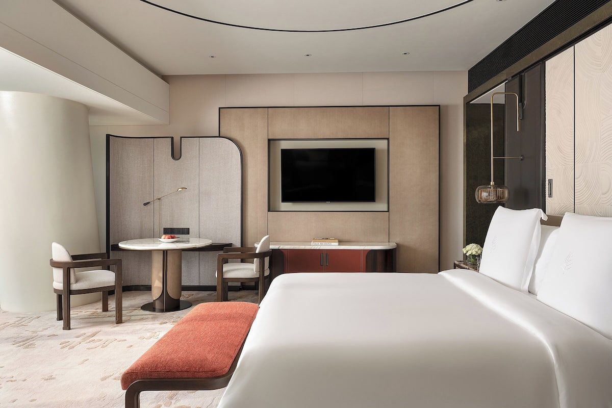 Premium bedding, down comforters, minibar, in-room safe