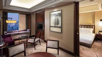King Junior Suite | 1 bedroom, premium bedding, down comforters, in-room safe