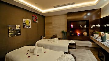 Couples treatment rooms, body treatments, hydrotherapy, aromatherapy