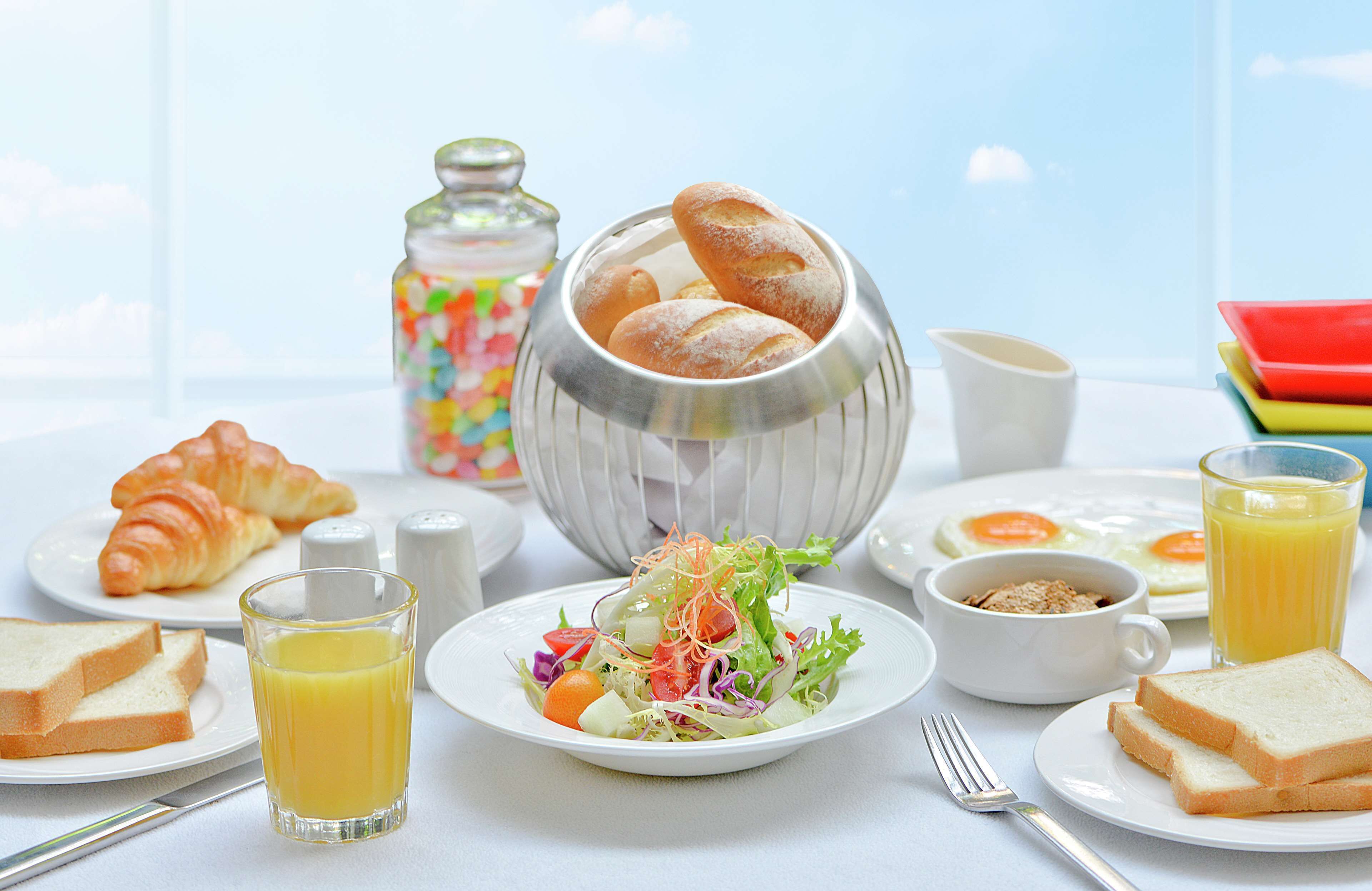 Breakfast served 