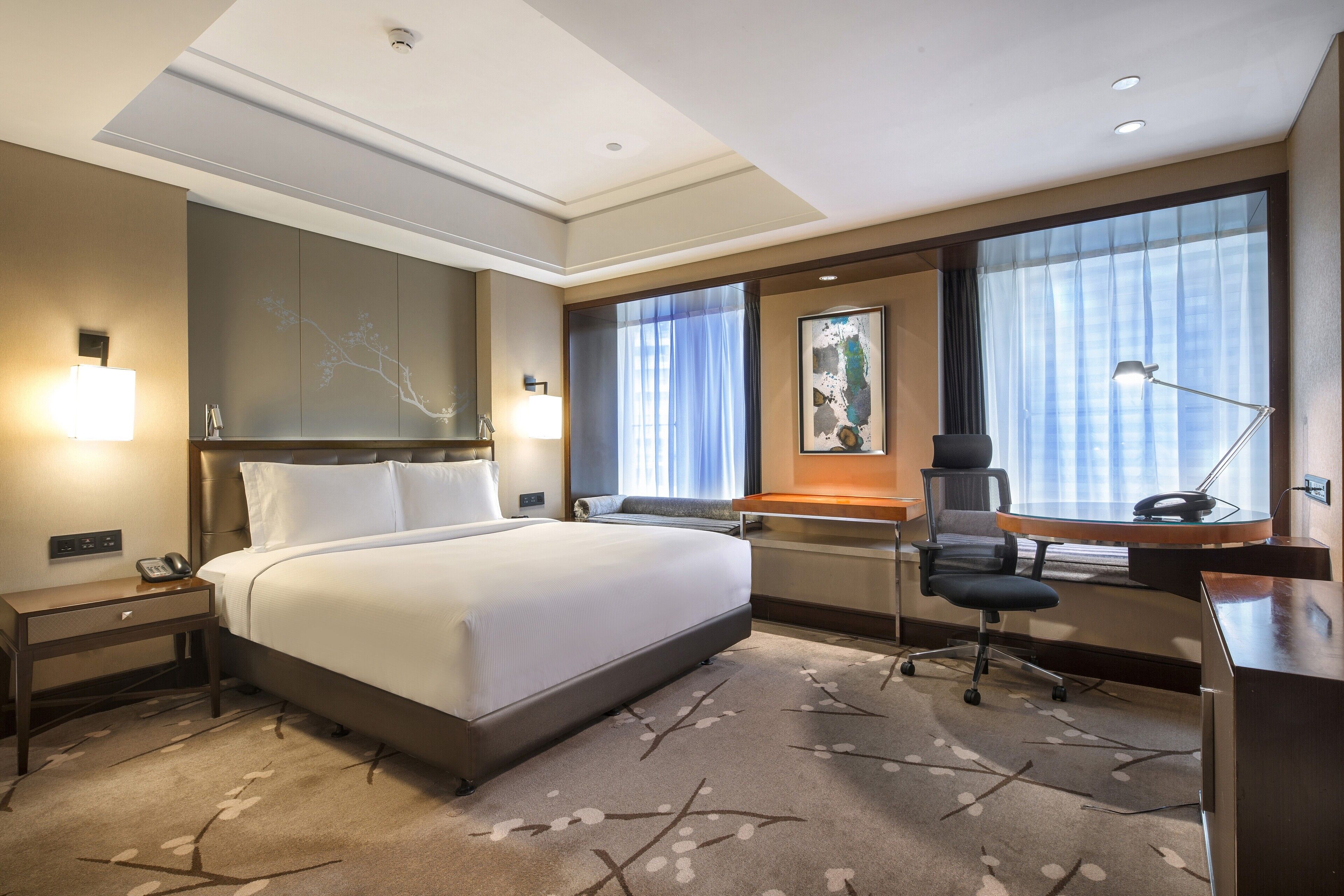 King Accessible Guest Room | 1 bedroom, premium bedding, down comforters, in-room safe