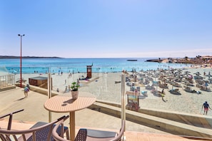 Terrace/patio - Universal Hotel Perla (Manacor)