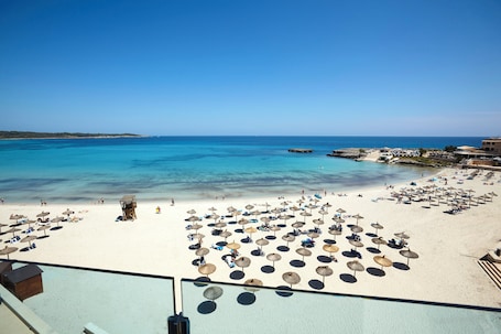 Superior Twin Room, Sea View | Terrace/patio. Universal Hotel Perla