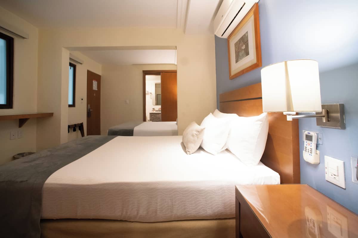 Two Queen Beds and Two Bathrooms