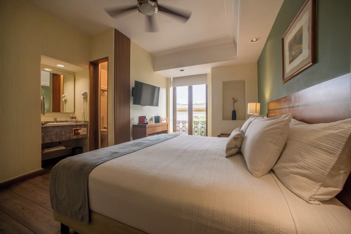 Junior Double Room, 1 King Bed | 1 bedroom, premium bedding, down duvets, in-room safe