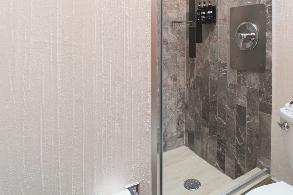 Basic Single Room | 1 bedroom, premium bedding, down duvets, in-room safe