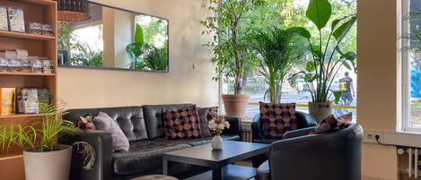 Coin salon dans le hall