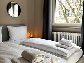 Individually furnished, free WiFi, bed sheets - Hotel am Sendlinger Tor (Munich)