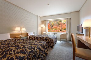 Sengetøy av topp kvalitet, safe på rommet og skrivebord