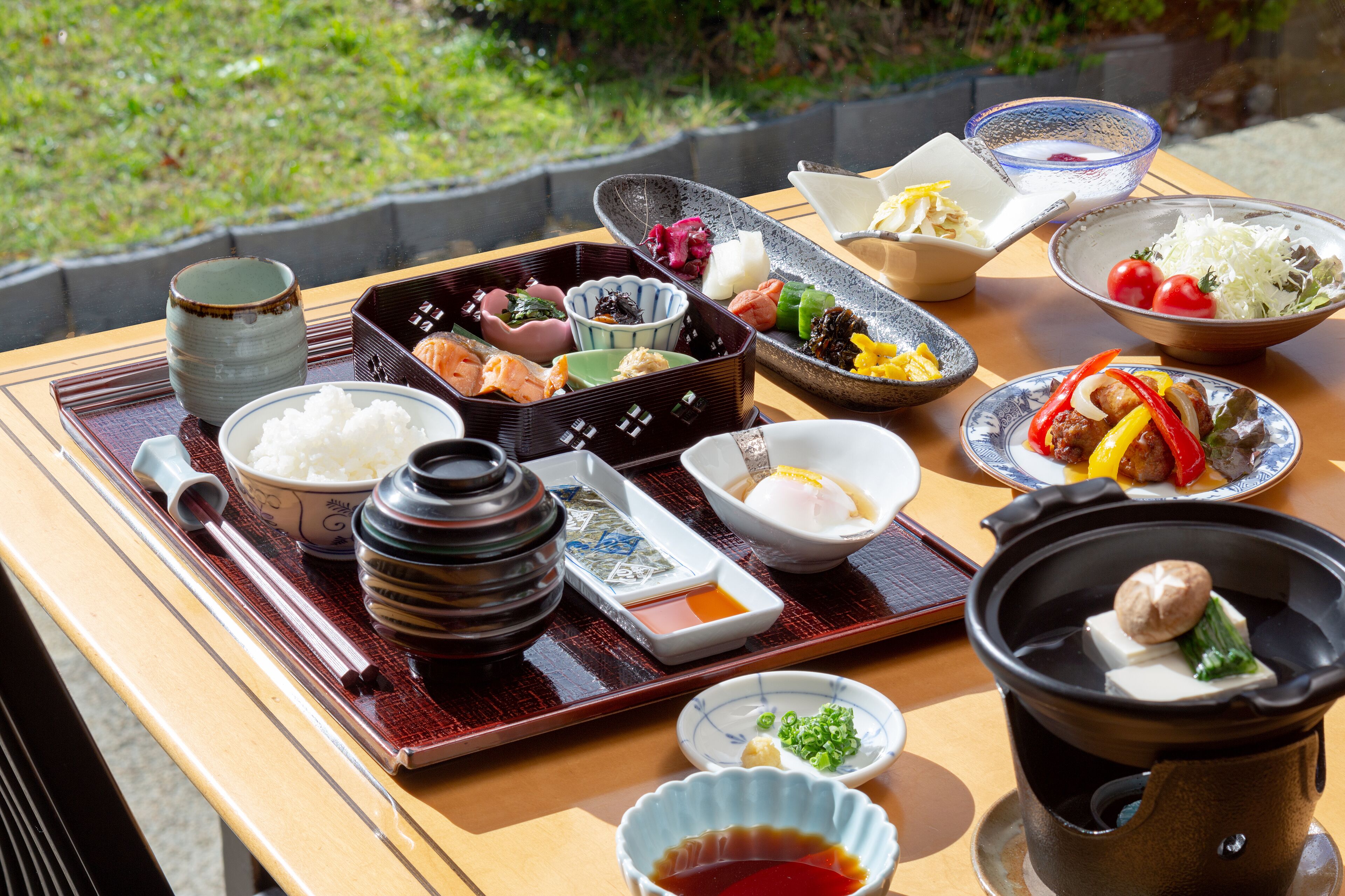 Daily local cuisine breakfast (JPY 2200 per person)