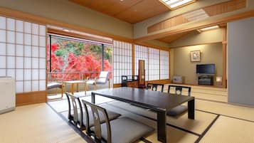 Japanese Style Room | Premium bedding, in-room safe, desk, iron/ironing board